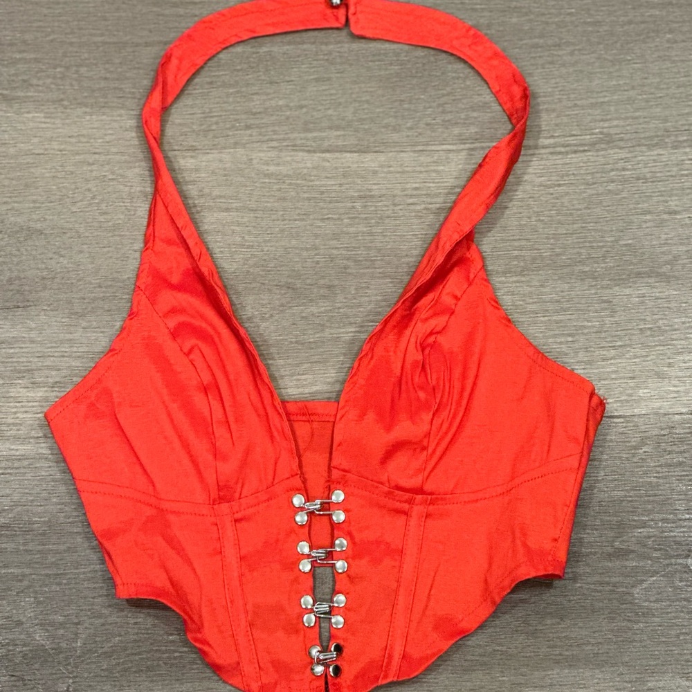 Red going out top!